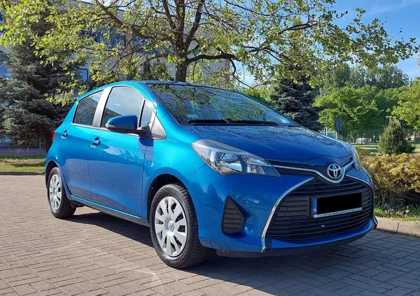 samochody osobowe Toyota Yaris cena 42900 przebieg: 84900, rok produkcji 2015 z Sochaczew